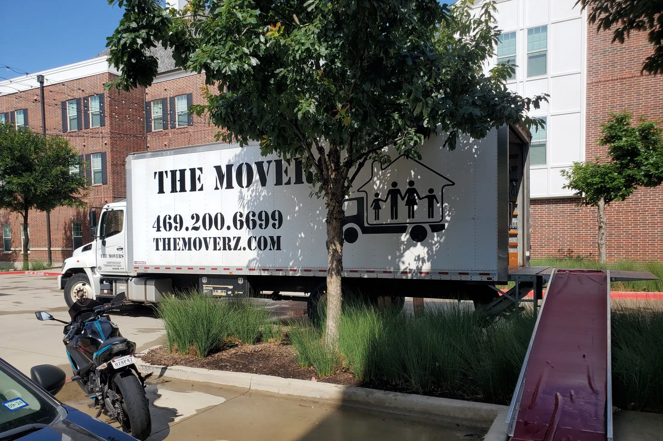 Apartment movers in Mckinney